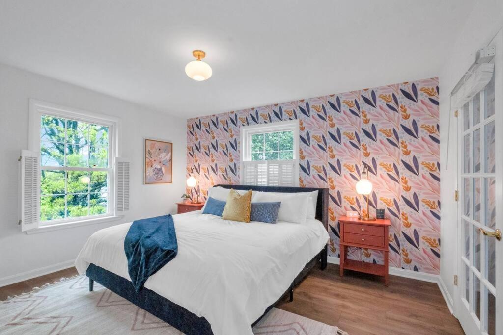 Holiday home Brand New, Renovated Urban Oasis With Plenty Of Parking