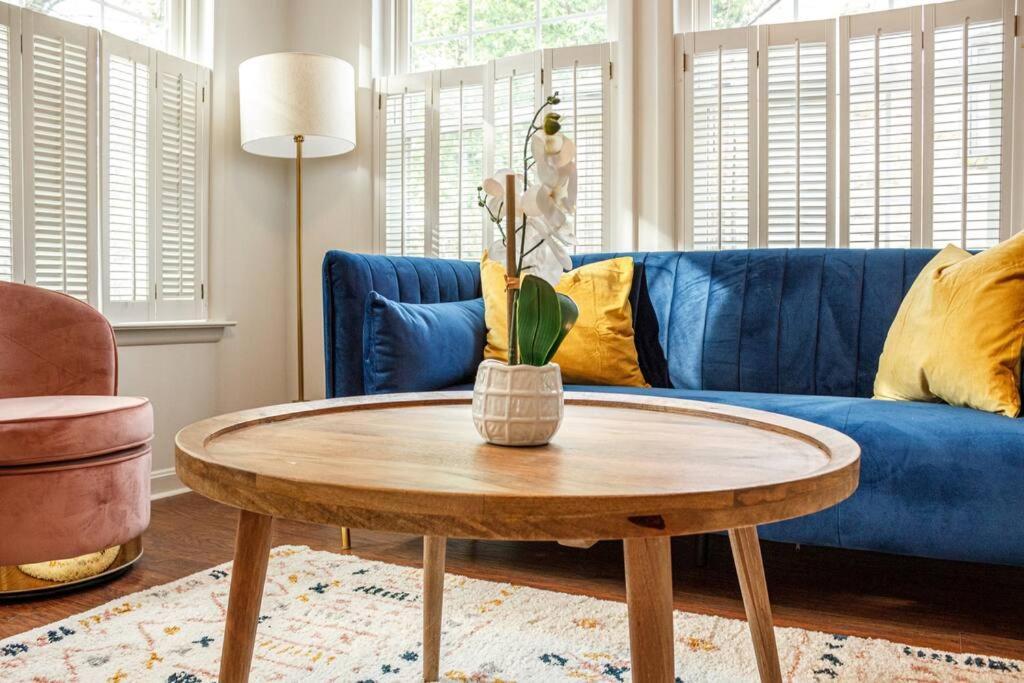 Holiday home Brand New, Renovated Urban Oasis With Plenty Of Parking Pittsburgh