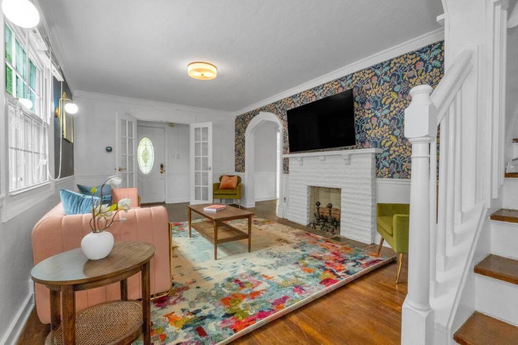 Holiday home Brand New, Renovated Urban Oasis With Plenty Of Parking Pittsburgh
