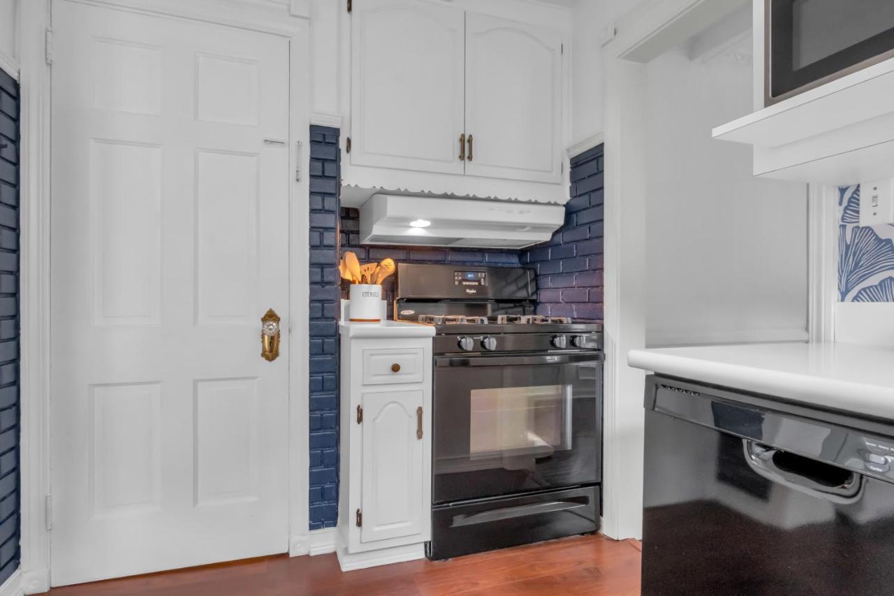 Holiday home Brand New, Renovated Urban Oasis With Plenty Of Parking Pittsburgh