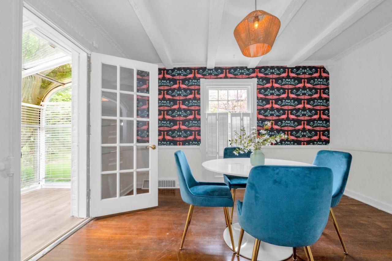 Brand New, Renovated Urban Oasis With Plenty Of Parking Holiday home *
